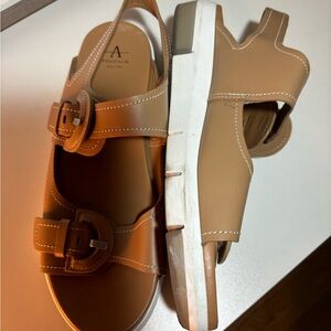 Aquatalia Women's Sydni Khaki Leather Dual Buckle Sporty Sandals Size 9.5